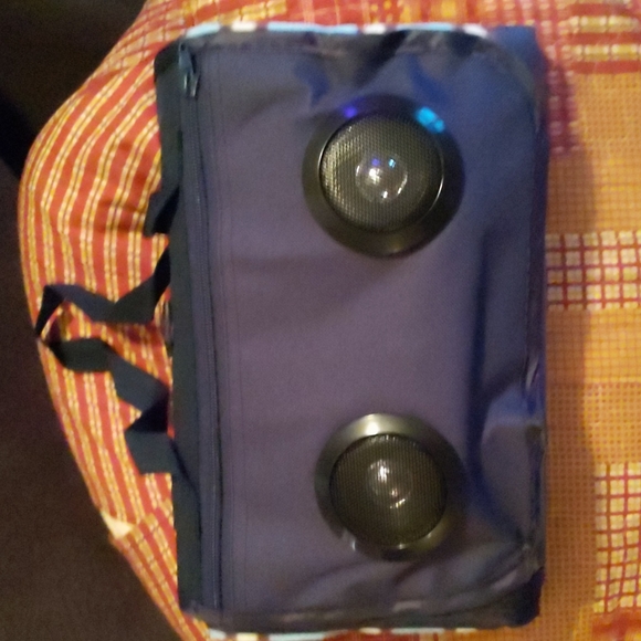 Bluetooth Wireless Blanket - Picture 2 of 3